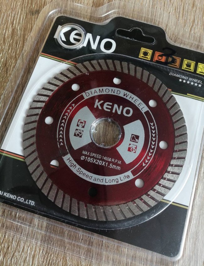 ใบตัดเพชรสีแดง